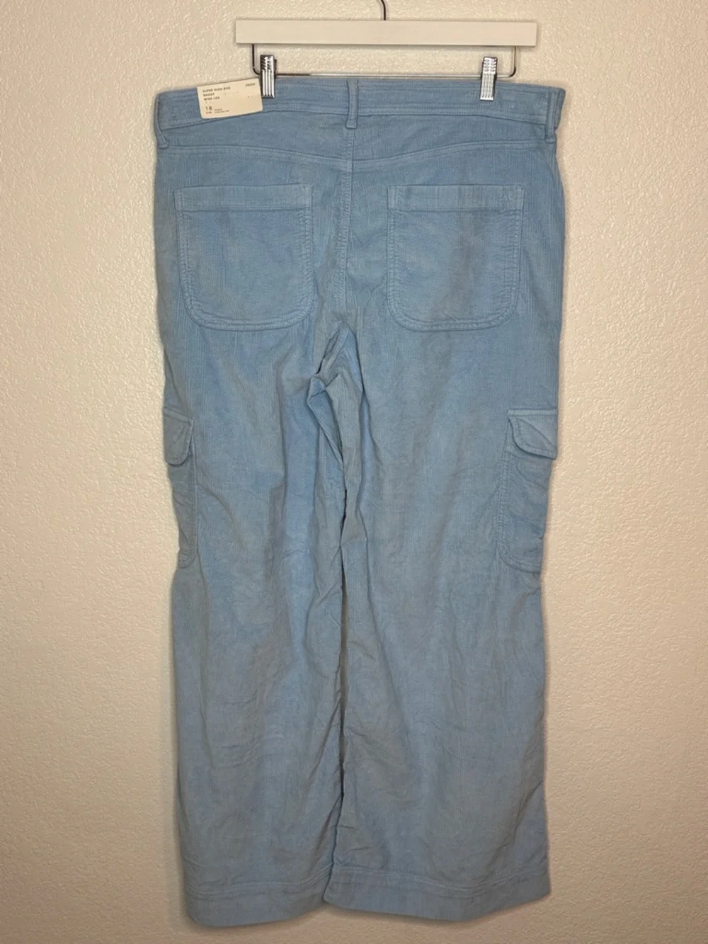 American Eagle Baby Blue Corduroy Wide Leg Cargo Pants Size 18 NWT - Picture 3 of 6